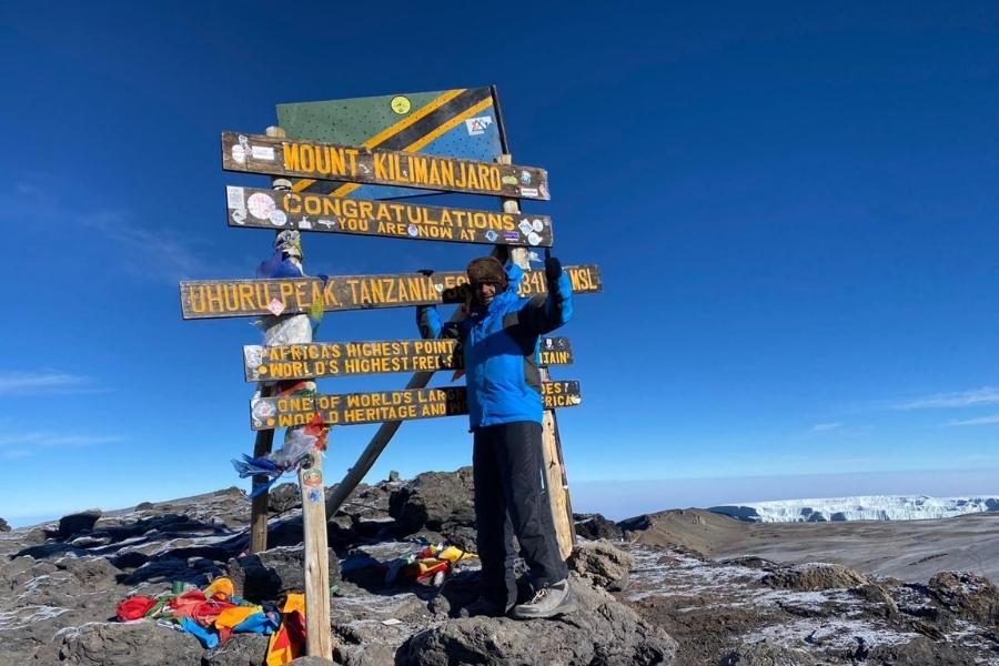 Mount Kilimanjaro Trekking (5895 M)